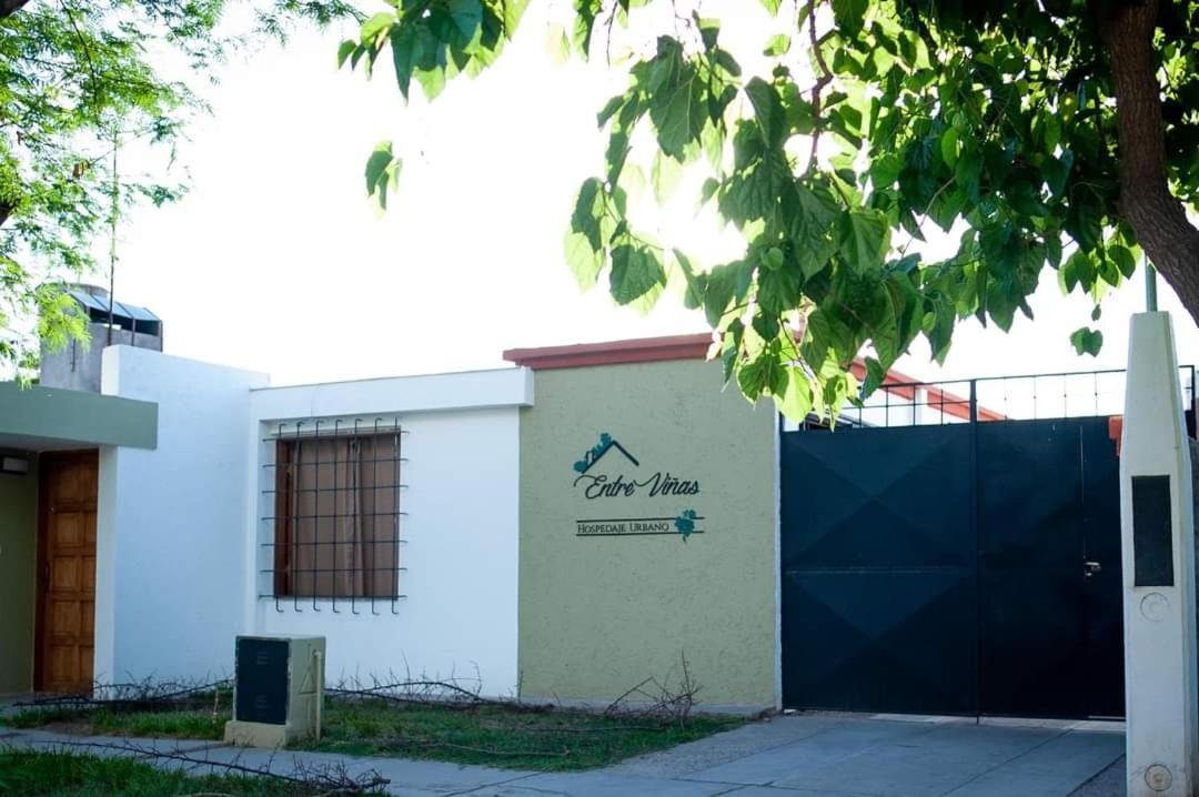 Eugenio Bustos, Argentina