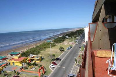 Excelente departamento vista al mar + 2 cocheras