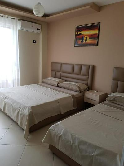 Leonard's Shengjin Apartments