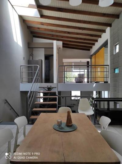 Triplex de diseño , amplio , luminoso y céntrico