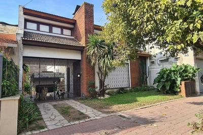 Casa 5 personas. Calle principal Cañuelas