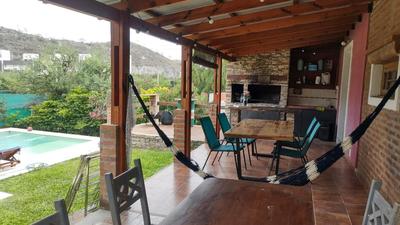 Casa con pileta en las sierras