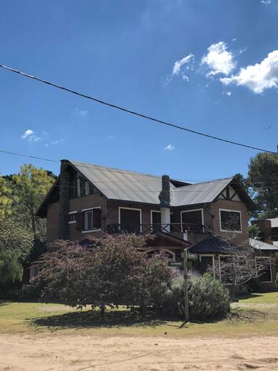 COSTA DEL ESTE. Excelente casa para 8, muy cómoda!