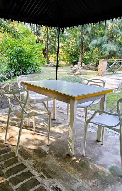 Casa con PILETA al borde del RIO