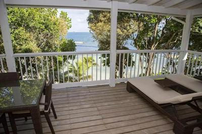 Idyllic 2 Bedroom Beach House - The Hideaway