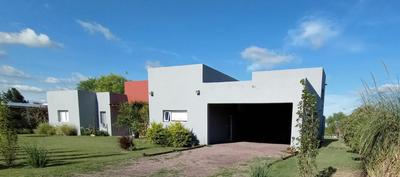 Casa Grande en Barrio Privado a 15 minutos del centro de Santiago