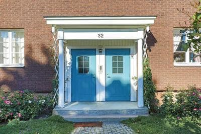 Sjönära lägenhet, i villa tillgång till tomt