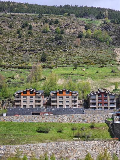 Genciana, views to the mountains HUT 5248