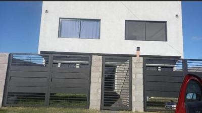 Excelente duplex en City Bell