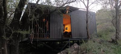 Casita en el río, Mayu Sumaj