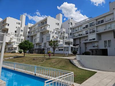 Departamento de 1 dormitorio amoblado con cochera y pileta