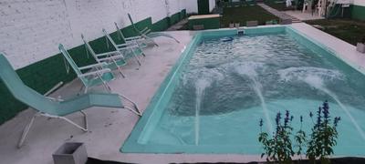 casa con garaje rejas pileta y camaras a 24 minutos del aeropuerto Ezeiza Amplio parque para mascotas tranfer las 24 horas