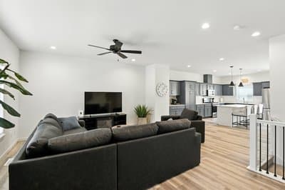 Modern Townhome Retreat In Prime Location 3 Bedroom Townhouse